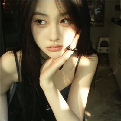 艾拉妮丝 封面